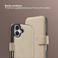 Selencia Étui Riva avec MagSafe et cordon de téléphone Apple iPhone 17 - Beige