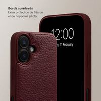 Selencia Coque de télephone Nova avec cordon et porte-cartes Apple iPhone 17 - Bold Burgundy