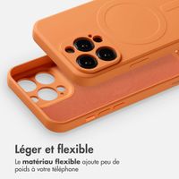 imoshion Coque Couleur avec MagSafe Apple iPhone 13 Pro - Neon Orange