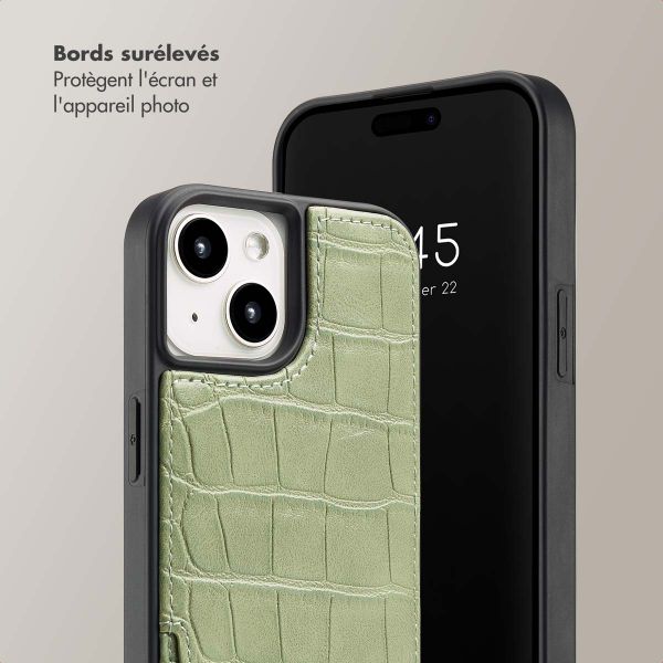 Selencia Coque Croco avec cordon et porte-cartes Nova iPhone 15 - Sage Green