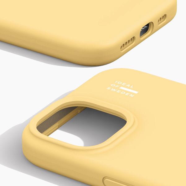 iDeal of Sweden Coque en silicone avec MagSafe Apple iPhone 17e / 16e / 15 / 14 / 13 - Soft Lemon