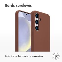 Accezz Coque Liquid Silicone avec MagSafe Samsung Galaxy S24 Plus - New Tea Brown