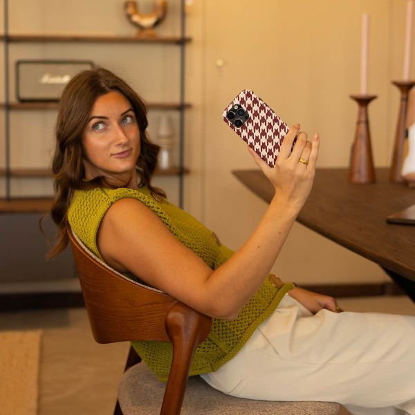 Selencia Coque arrière Vivid avec MagSafe Apple iPhone 15 - Pied-de-Poule