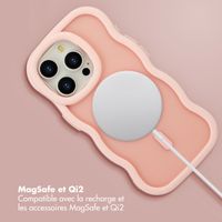 Selencia Coque arrière Wavy avec MagSafe Apple iPhone 15 Pro - Soft Pink