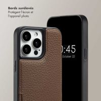 Selencia Coque de télephone Nova avec cordon et porte-cartes Apple iPhone 15 Pro Max - Mocha Brown