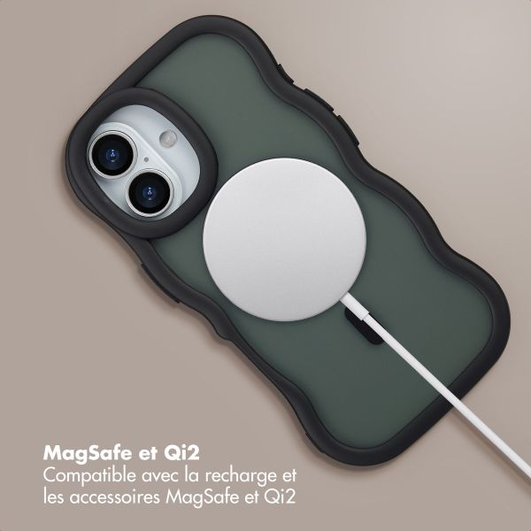 Selencia Coque arrière Wavy avec MagSafe Apple iPhone 17 - Noir