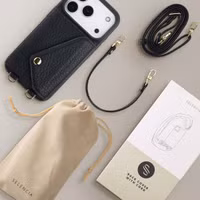 Selencia Coque de télephone Sera avec cordon et porte-cartes enveloppe Apple iPhone 17 Pro - Noir