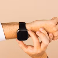 imoshion Bracelet en silicone⁺ Apple Watch Series 1 t/m 11 / SE / Ultra (44/45/46/49 mm) - Taille M/L - Noir