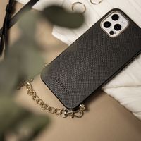 Selencia Coque Aina Serpent avec corde iPhone 12 (Pro) - Noir