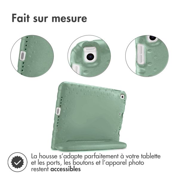 imoshion Coque kidsproof avec poignée iPad 9 (2021) 10.2 pouces / iPad 8 (2020) 10.2 pouces / iPad 7 (2019) 10.2 pouces - Olive