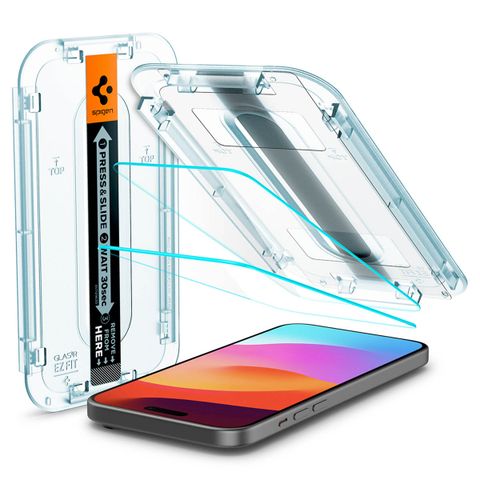 Spigen Protection d'écran en verre trempé GLAStR Fit + Applicator iPhone 16 / 15