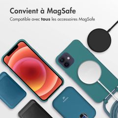 imoshion Coque arrière Color avec cordon amovible et MagSafe Apple iPhone 12 (Pro) - Vert foncé