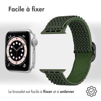 imoshion Bracelet en nylon élastique Apple Watch Series 1 t/m 9 / SE (38/40/41 mm) | Series 10 / 11 (42 mm) - Vert foncé