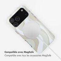 Selencia Coque arrière Vivid avec MagSafe Apple iPhone 17 Pro Max - Desert Waves Beige