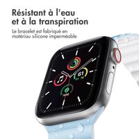 imoshion Bracelet en silicone magnétique Apple Watch Series 1 t/m 11 / SE / Ultra (44/45/46/49 mm) - Blauw & Wit / Blue & White