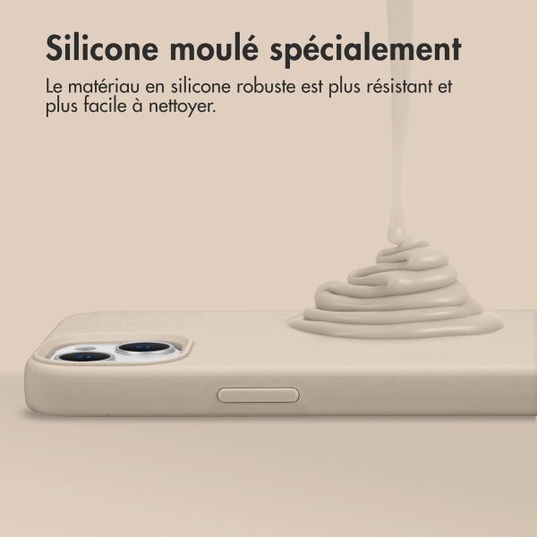 Accezz Coque Liquid Silicone avec MagSafe Samsung Galaxy S24 - Stone