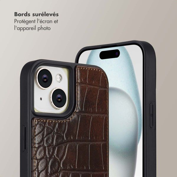 Selencia Coque de télephone Nova Croco avec cordon et porte-cartes Apple iPhone 15 - Choco Brown