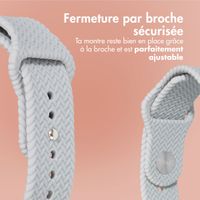 imoshion Bracelet en silicone tressé Apple Watch Series 1 à 10 / SE / Ultra (2) (44/45/46/49 mm) - Gris