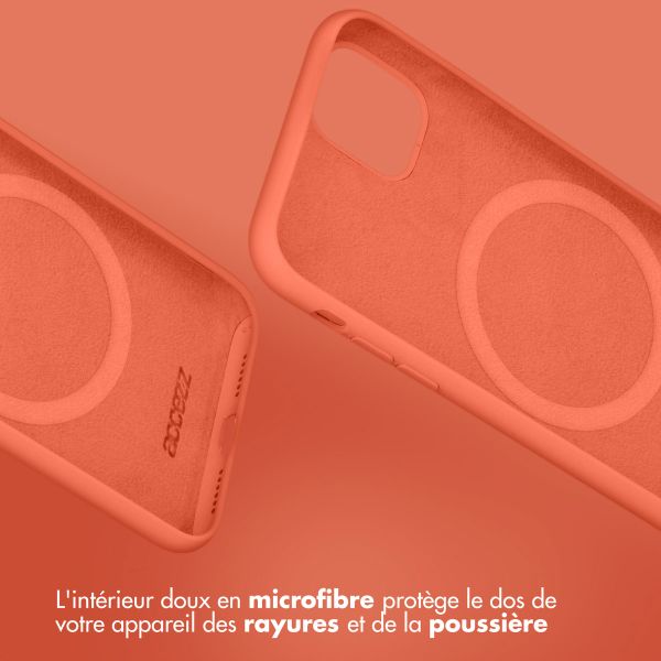 Accezz Coque Liquid Silicone avec MagSafe Apple iPhone 15 - Nectarine
