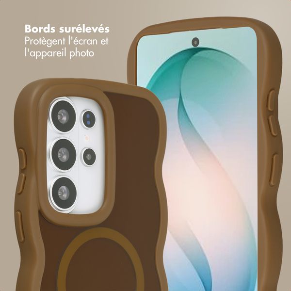 Selencia Coque arrière Wavy avec MagSafe Samsung Galaxy S26 Ultra - Mocha Brown