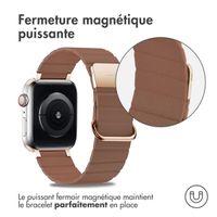 imoshion Bracelet en cuir magnétique Apple Watch Series 1 t/m 9 / SE (38/40/41 mm) | Series 10 / 11 (42 mm) - Marron