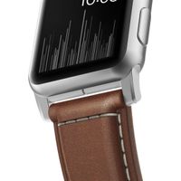 Nomad Bracelet traditionnel en cuir Apple Watch Series 1 t/m 11 / SE / Ultra (44/45/46/49 mm) - Brown / Silver