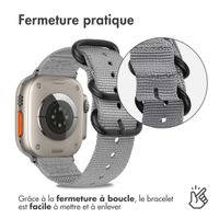 imoshion Bracelet en nylon Apple Watch Series 1-10 / SE / Ultra (2) - 42/44/45/46/49 mm - Gris clair