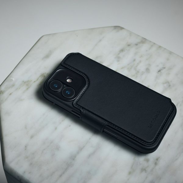 Decoded Portefeuille détachable 2 en 1 en cuir MagSafe Apple iPhone 17 - Chocolate Brown