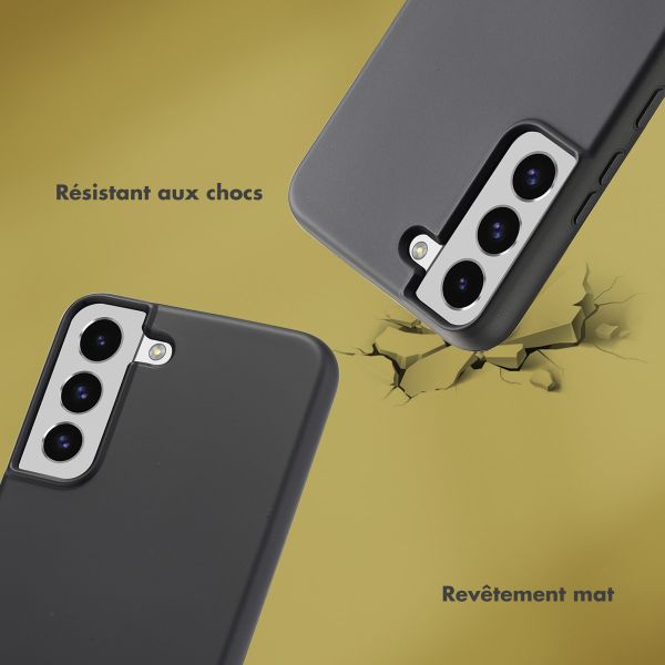 Selencia Coque avec dragonne de luxe Samsung Galaxy S22 - Noir