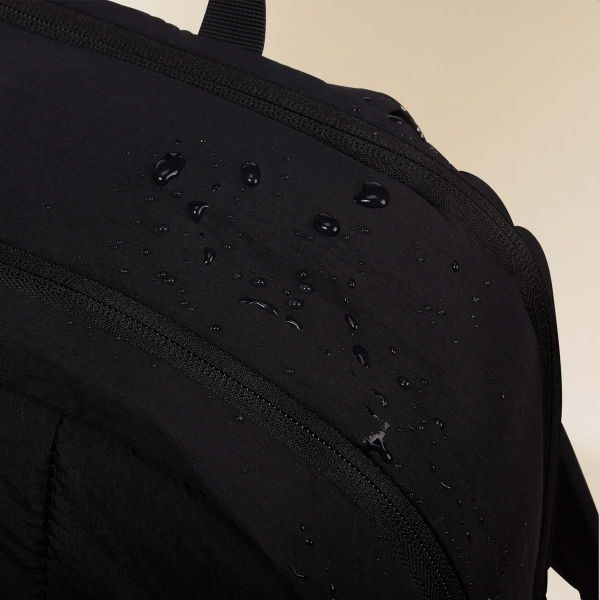 Selencia Sac à dos ordinateur portables Vaya Puffy 16 pouces - Midnight Black