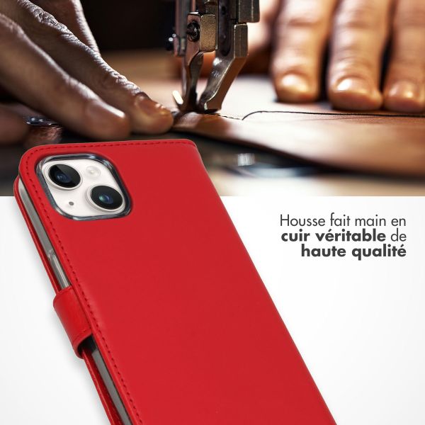 Selencia Étui portefeuille en cuir véritable Apple iPhone 15 - Rouge