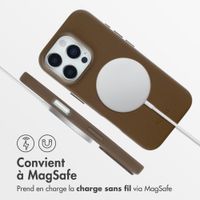 Accezz Coque arrière en cuir avec MagSafe Apple iPhone 16 Pro - Marron café