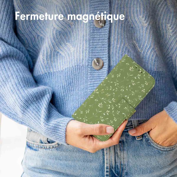 imoshion Étui de télephone portefeuille Design Samsung Galaxy S22 - Green Flowers