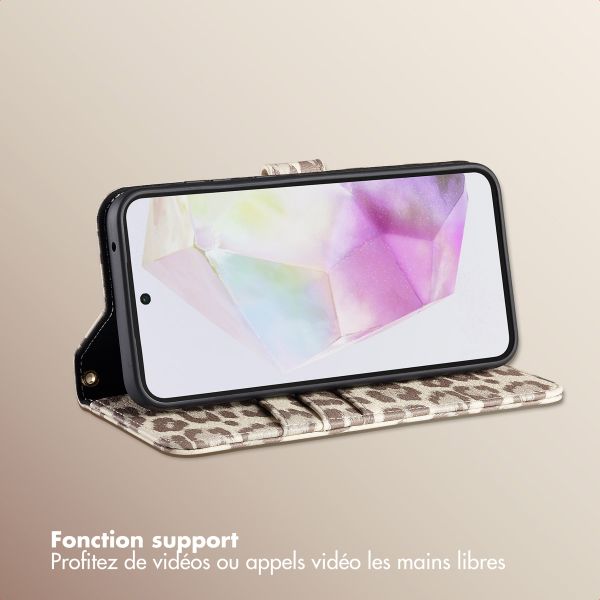 Selencia Étui de télephone portefeuille imprimé léopard Sabi Samsung Galaxy A35 - Soft Ivory