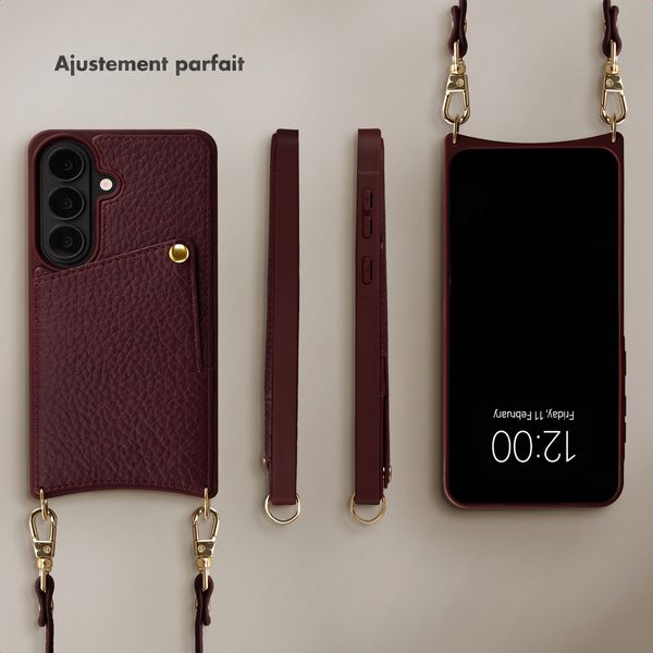Selencia Coque de télephone Nova avec cordon et porte-cartes Samsung Galaxy S26 - Bold Burgundy