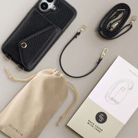 Selencia Coque à cordon avec porte-cartes enveloppe Sera iPhone 16 - Noir