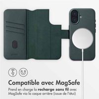 Accezz Étui de télephone portefeuille en cuir 2-en-1 avec MagSafe Apple iPhone 16 - Cedar Green