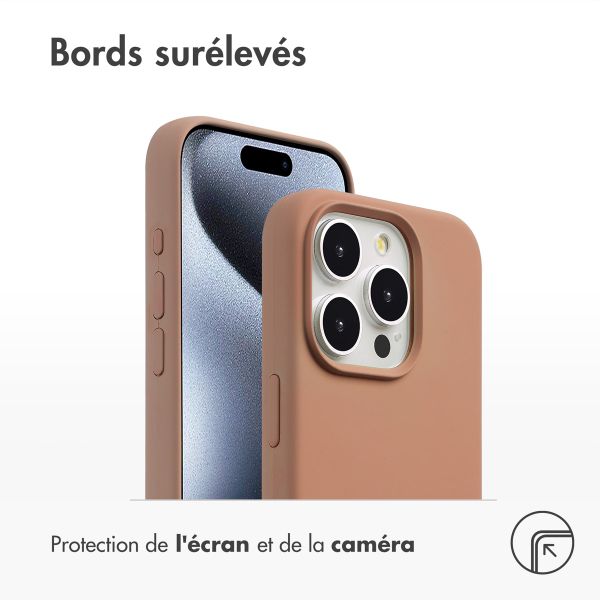 Accezz Coque Liquid Silicone avec MagSafe Apple iPhone 15 Pro - Lichtbruin