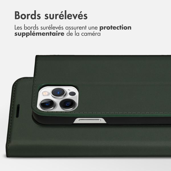 Accezz Étui de téléphone Slim Folio en cuir de qualité supérieure Apple iPhone 12 (Pro) - Vert
