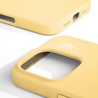 iDeal of Sweden Coque en silicone avec MagSafe Apple iPhone 16 Pro Max - Soft Lemon