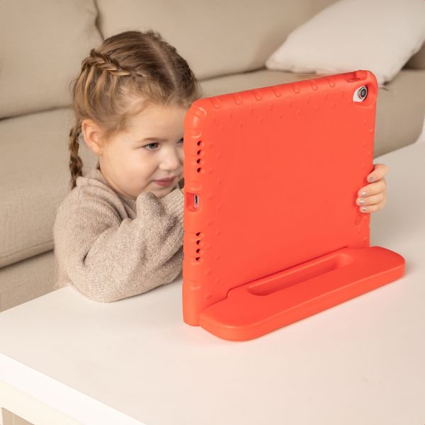 imoshion Coque kidsproof avec poignée Apple iPad 11 (2025) 11 pouces A16 / iPad 10 (2022) 10.9 pouces - Rouge