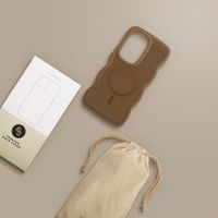 Selencia Coque arrière Wavy avec MagSafe Samsung Galaxy S25 Ultra - Mocha Brown