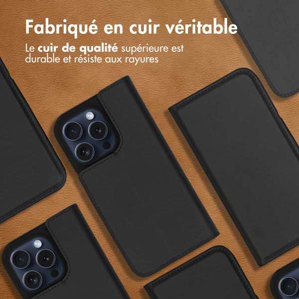Accezz Étui de télephone Slim Folio en cuir de qualité supérieure Apple iPhone 15 Pro - Noir