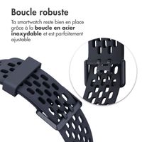 imoshion Bracelet de sport en silicone avec trous Fitbit Charge 5 / Charge 6 - Bleu Foncé