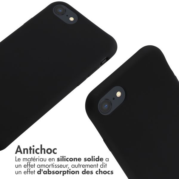 imoshion ﻿Coque en silicone avec cordon Apple iPhone SE (2022 / 2020) / 8 / 7 - Noir