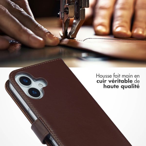 Selencia Étui portefeuille en cuir véritable Apple iPhone 17 - Marron