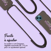 Coque de couleur personnalisée MagSafe avec cordon amovible  et nom iPhone 13 - Black Coffee