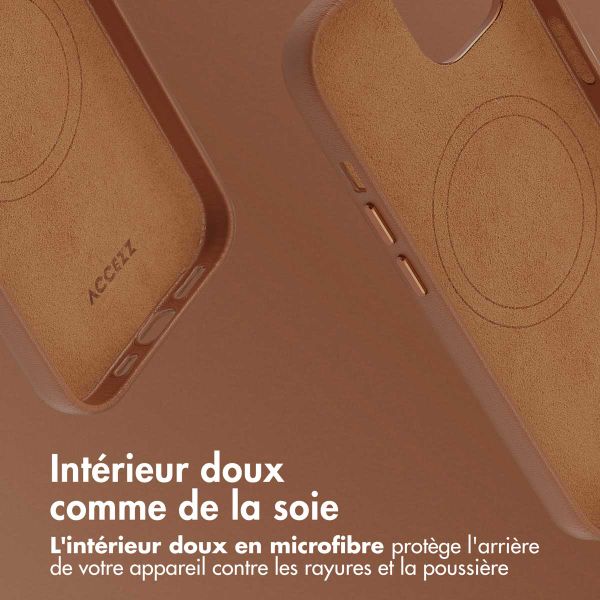 Accezz Coque arrière en cuir avec MagSafe Apple iPhone 15 - Sienna Brown