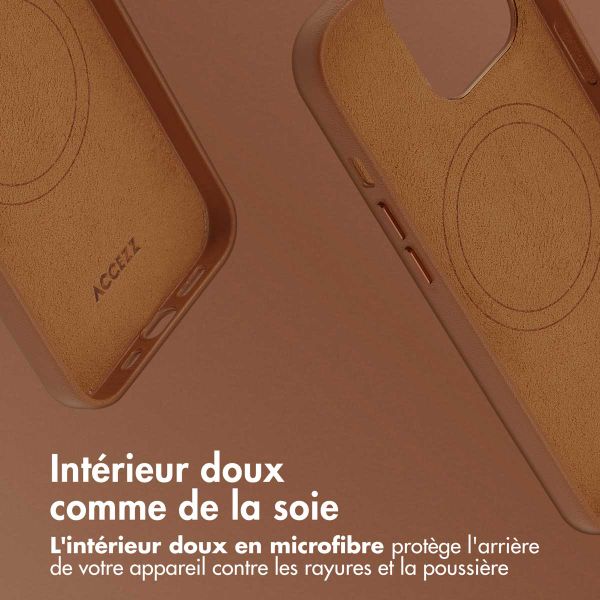 Accezz Coque arrière en cuir avec MagSafe iPhone 13 Pro - Sienna Brown