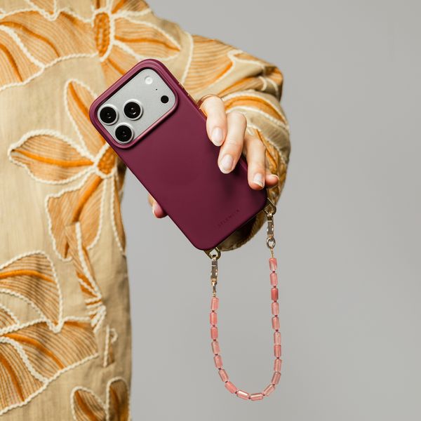 Selencia Coque arrière Rivièra avec MagSafe avec crochets amovibles iPhone 12 / 12 Pro - Bold Burgundy
